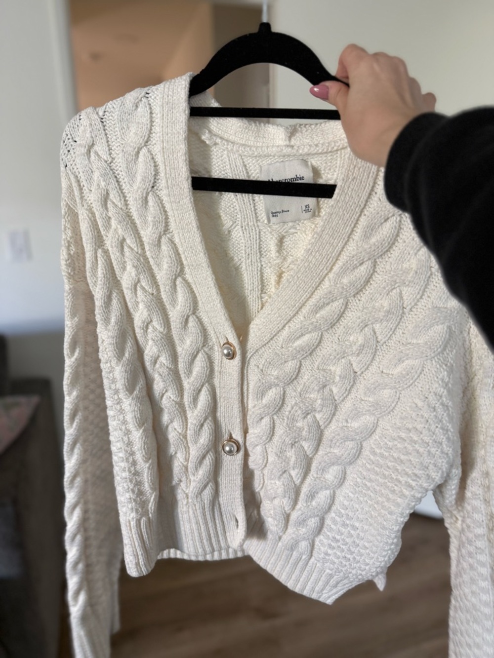 Abercrombie & Fitch Cream Cable-Knit V-Neck Pearl-Button Cardigan